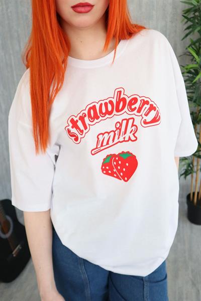 Beyaz Unisex Strawberry Milk Yazılı T-Shirt
