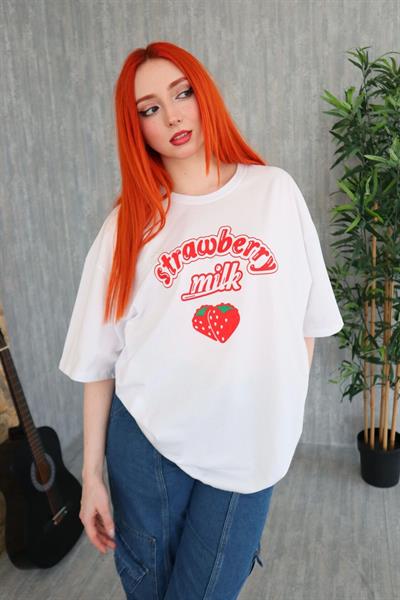 Beyaz Unisex Strawberry Milk Yazılı T-Shirt