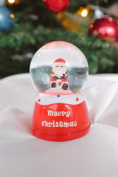 Mini Işıklı Noel Baba Kar Küresi 7 cm