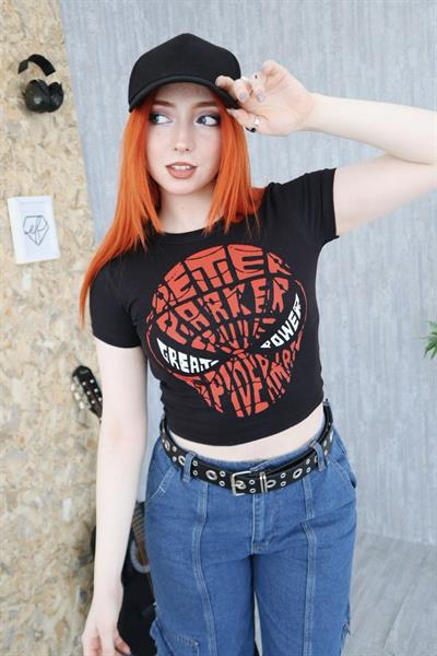 Siyah Great Power Spiderman Crop