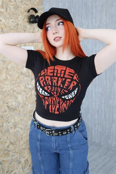 Siyah Great Power Spiderman Crop