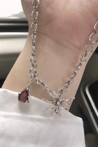 Spider Blood Drop Kolye