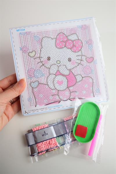 Hello Kitty Rhinestone Painting-Taşlama Tablo Seti