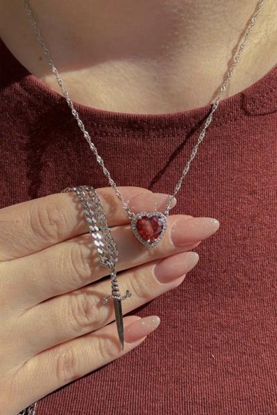 Paslanmaz Çelik Gümüş Renk Kırmızı Kalp Kılıç Çift Kolyesi 