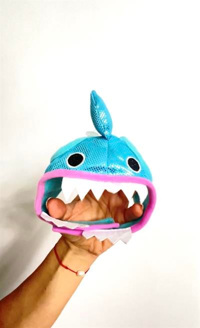 Cadılar Bayramı Köpek Balığı Şapkası