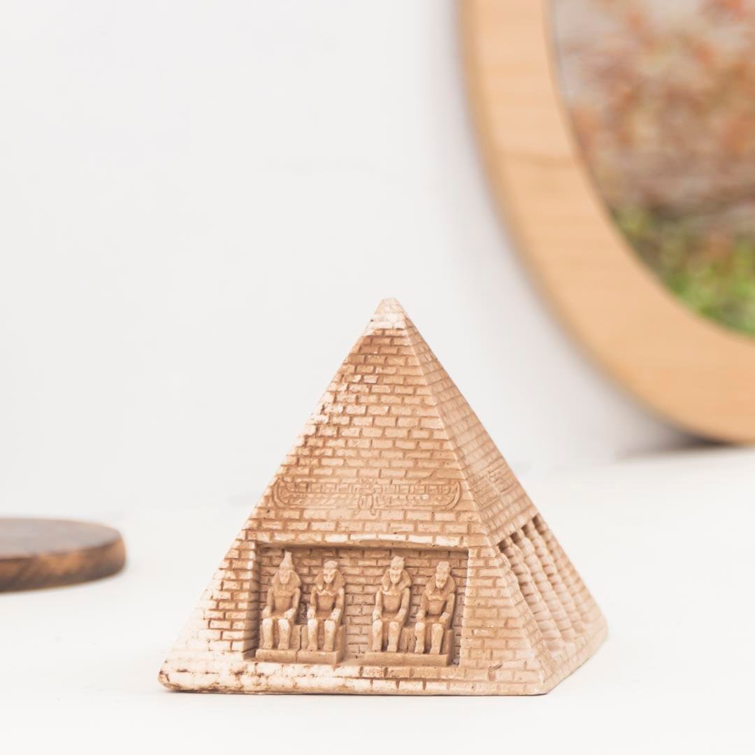 Dekoratif Toprak Piramit Heykel