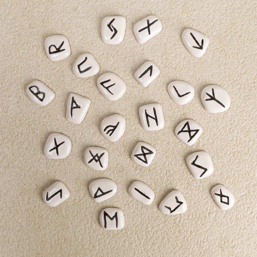 Kadim Enerjilerin Anahtarı: Beyaz Rune Taşı Seti