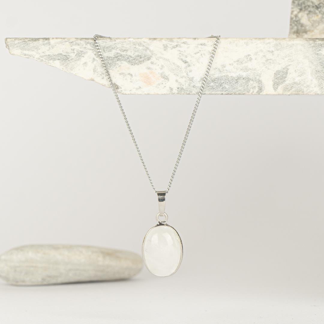 Kristal Kuvars Damla Dogal Taş Kolye