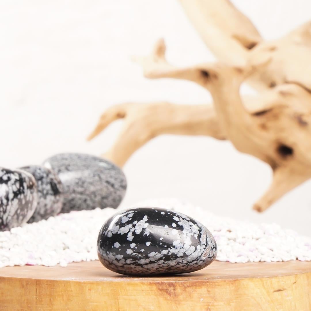 Obsidyen Taşı Doğal Taş Kütle