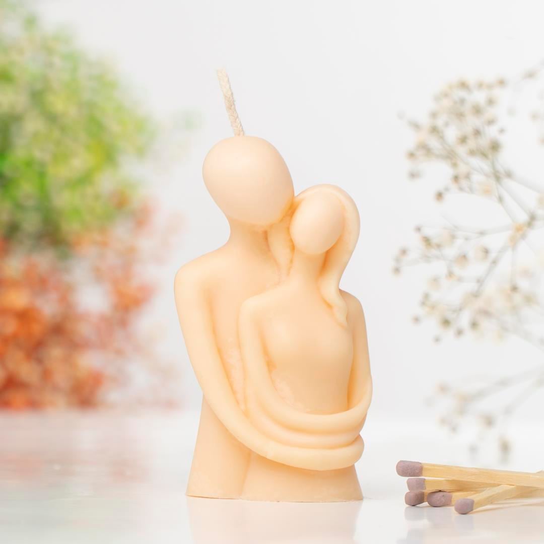 Sarılan Çift Temalı Vegan Soya Mum