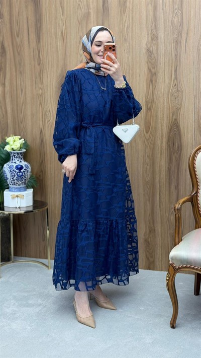 Elonis Elbise