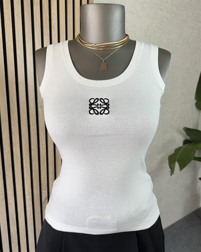 Beyaz önü nakışlı pamuklu body