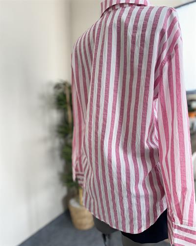 Pembe -beyaz kalın çizgi detaylı gömlek