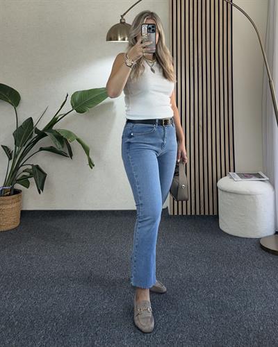 Açık Mavi Orjinal Marka Etiketli Yüksek bel Vücudu toparlayan full likralı Boyfit jean Pantolon
