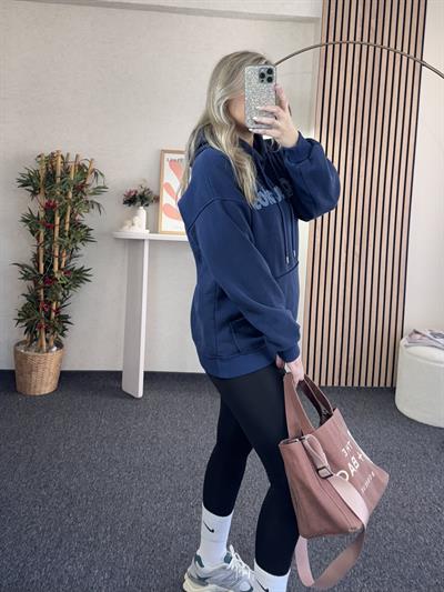 KOT NAKIŞLI KAPÜŞONLU LACİVERT SWEATSHİRT
