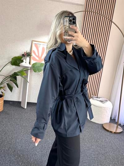 LACİVERT KISA MODEL KEMERLİ TRENÇKOT