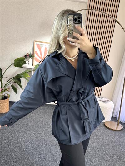 LACİVERT KISA MODEL KEMERLİ TRENÇKOT