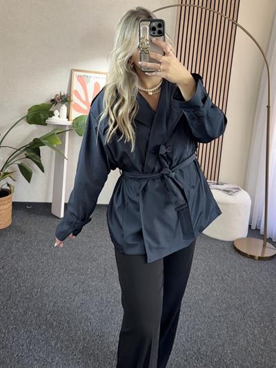 LACİVERT KISA MODEL KEMERLİ TRENÇKOT
