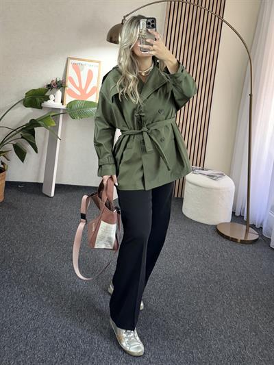 YEŞİL KISA MODEL KEMERLİ TRENÇKOT