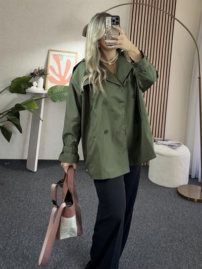 YEŞİL KISA MODEL KEMERLİ TRENÇKOT