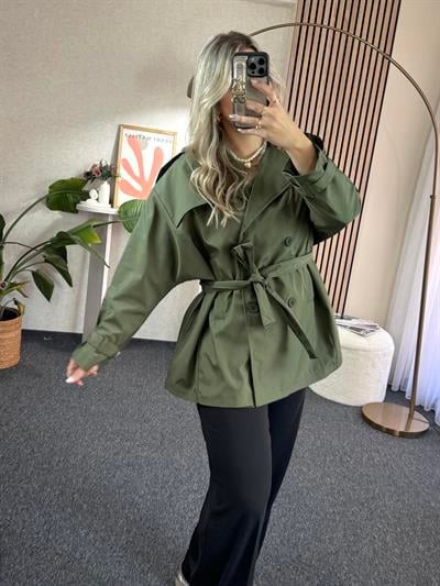 YEŞİL KISA MODEL KEMERLİ TRENÇKOT