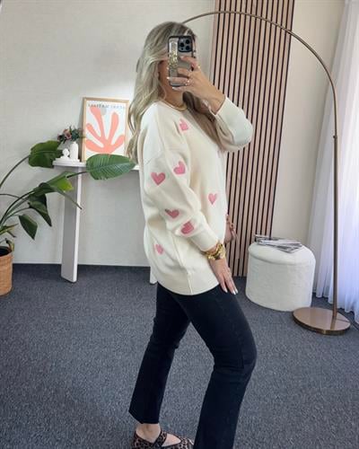 Pembe Kalp Nakışlı Krem renk Kazak