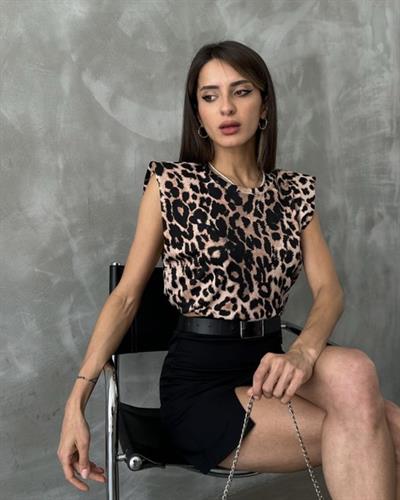 Leopar desenli vatkalı tshirt