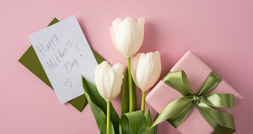 Anneler Günü Mesajları ve Sözleri: En Güzel, Duygusal ve Anlamlı Seçkiler