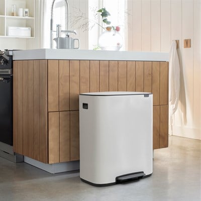 Brabantia Bo Beyaz Pedallı Çöp Kutusu 60 L (Plastik İç Kovalı) 