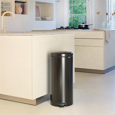 Brabantia Newicon Matt Black Pedalli Çöp Kutusu 30 L