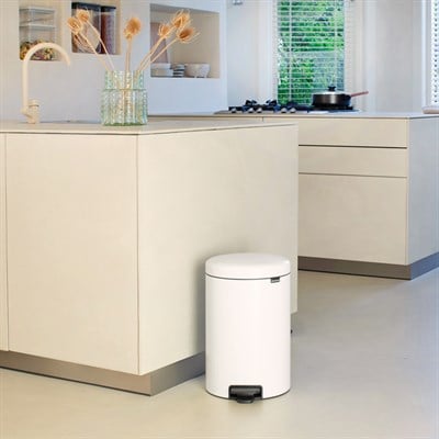 Brabantia Newicon White Pedalli Çöp Kutusu 20 L (BRA 111846)