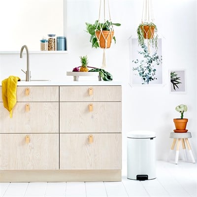 Brabantia Newicon White Pedalli Çöp Kutusu 20 L (BRA 111846)