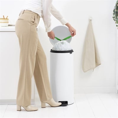 Brabantia Newicon White Pedalli Çöp Kutusu 30 L (BRA 111785)