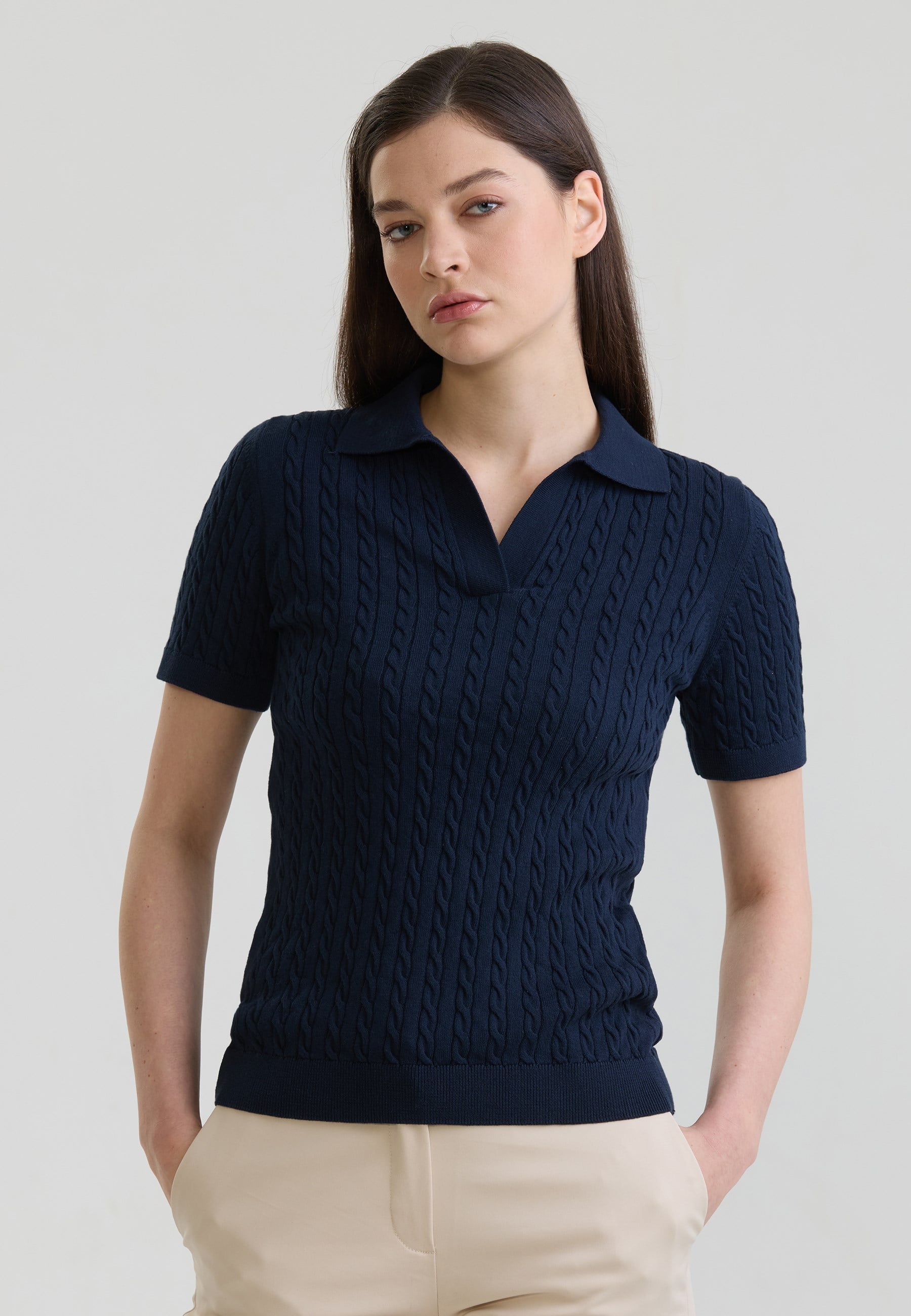 Kadın Saç Örgü Desenli Düğmesiz Triko Polo T-Shirt