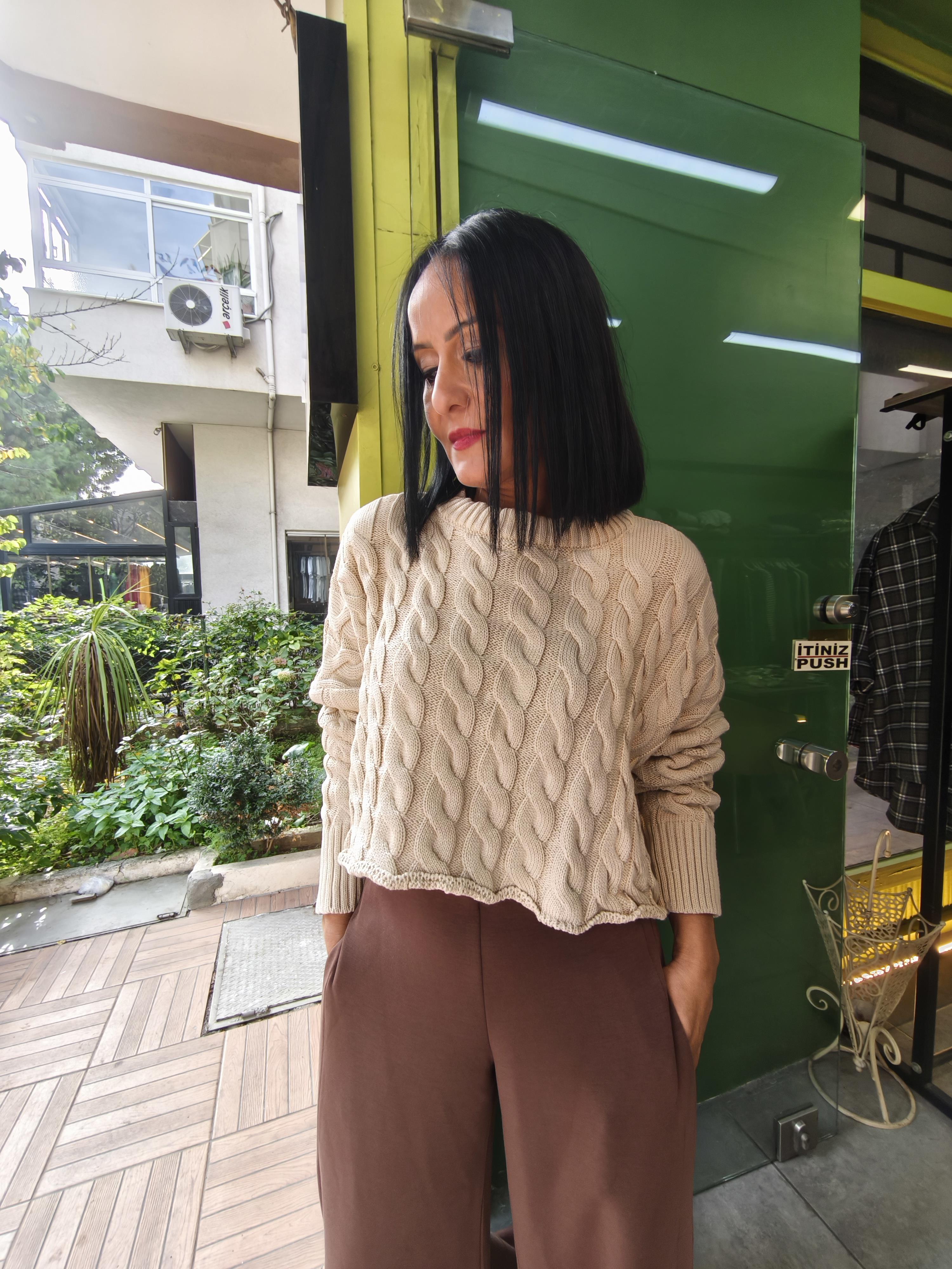 Bej Saç Örgü Kısa Kazak