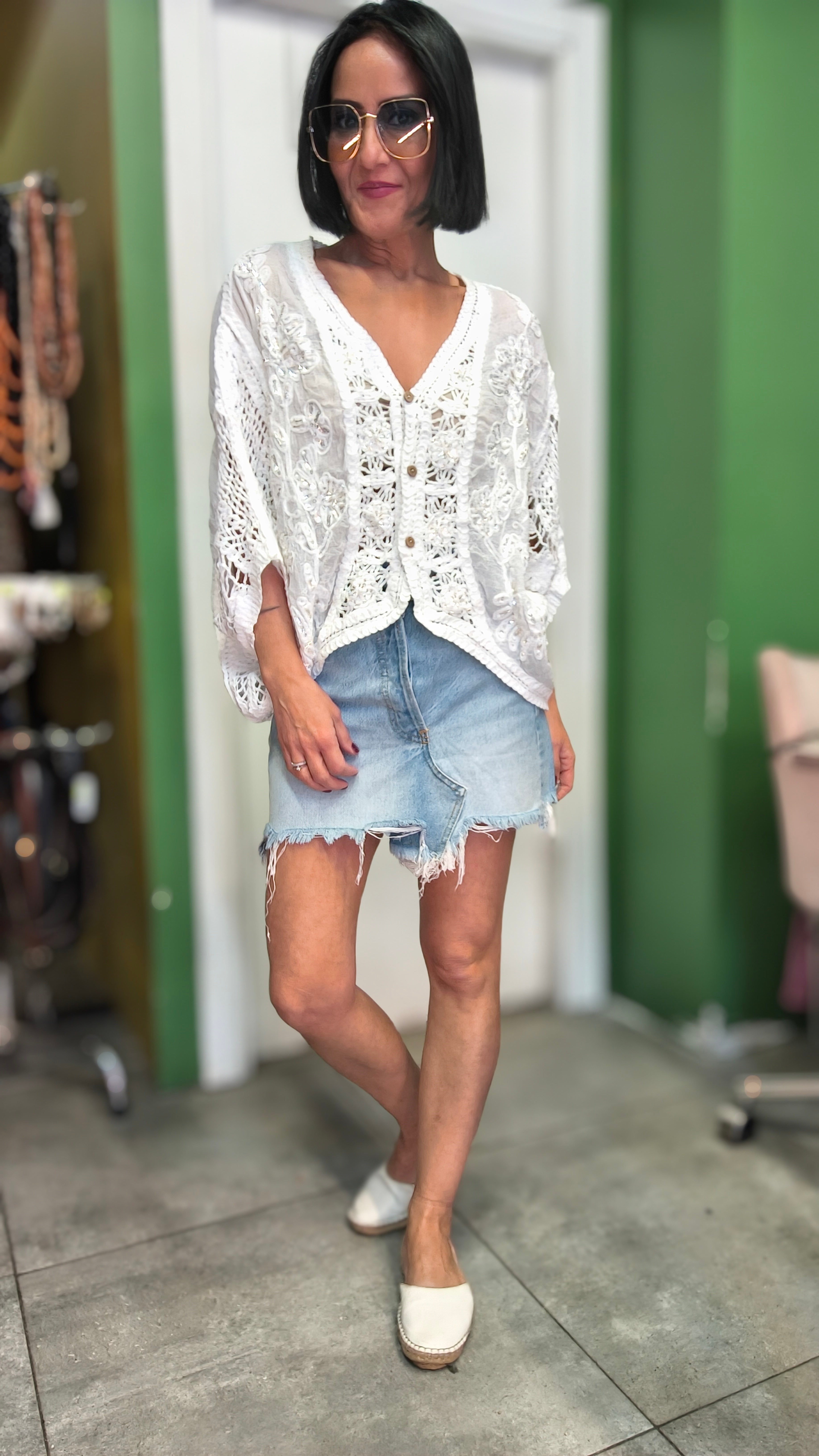 Beyaz Dantel İşlemeli,İnci Detaylı  Cotton Salaş Bluz