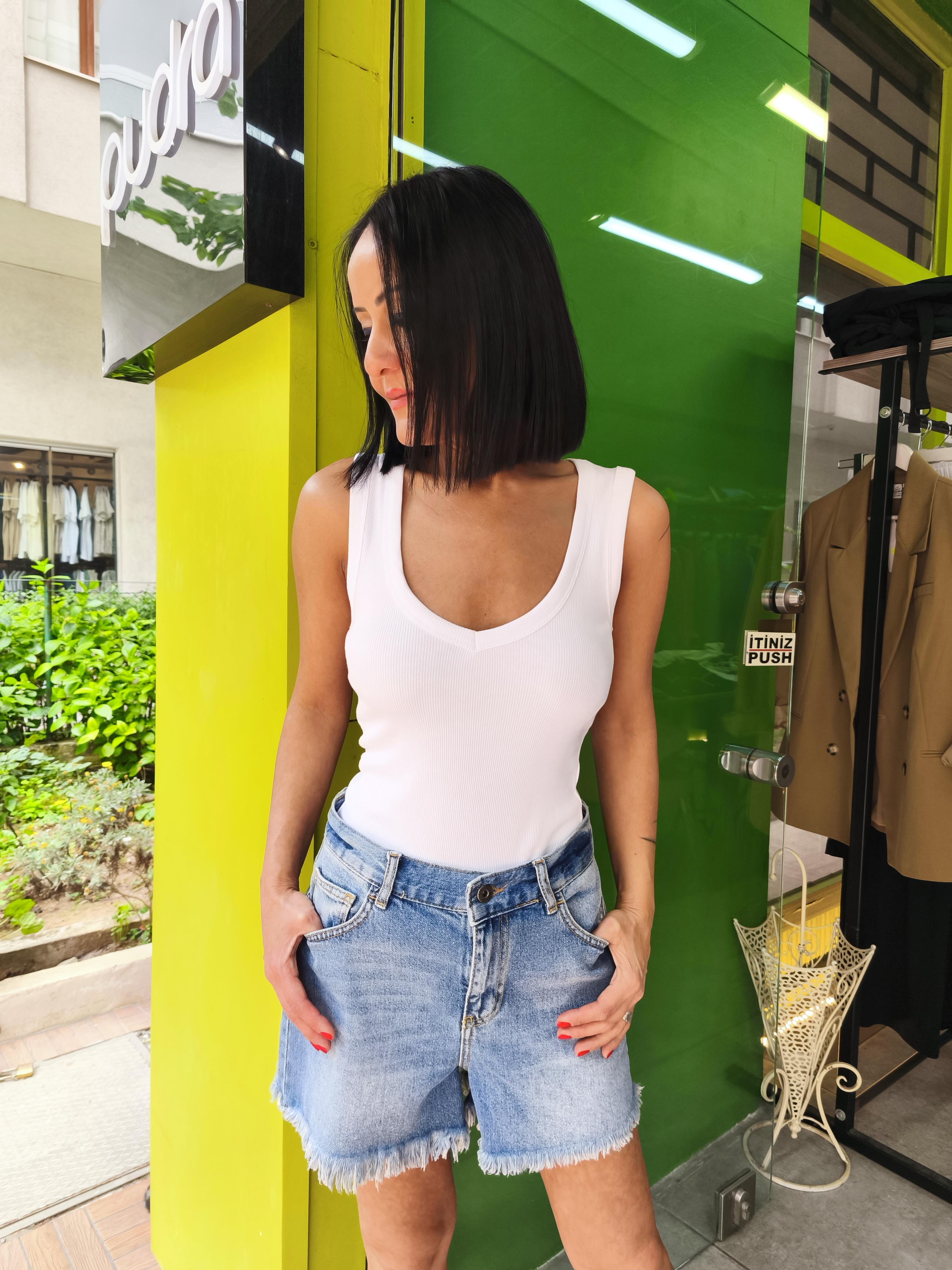 Beyaz, Derin V Yaka Crop Top