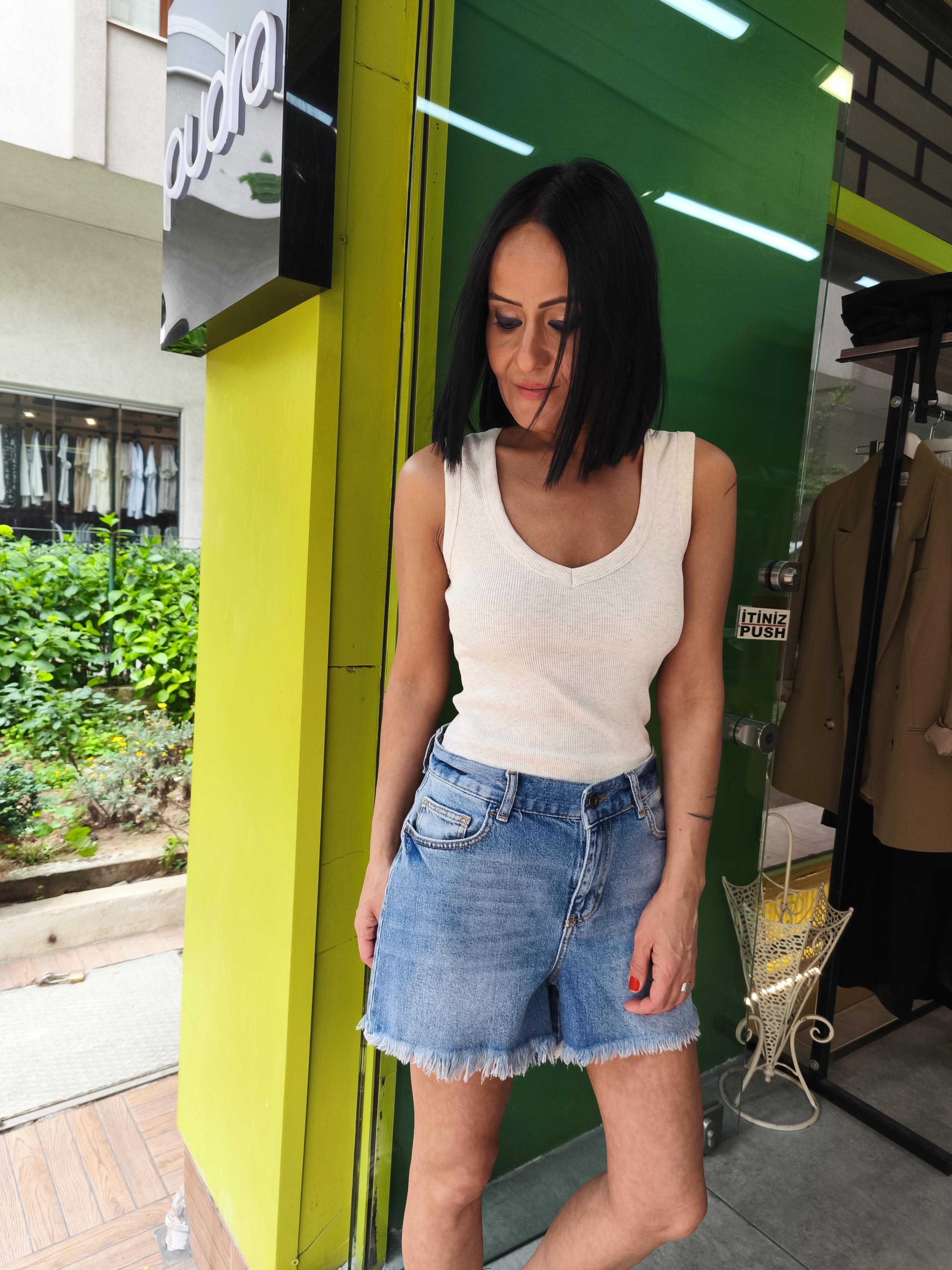 Krem, Derin V Yaka Crop Top