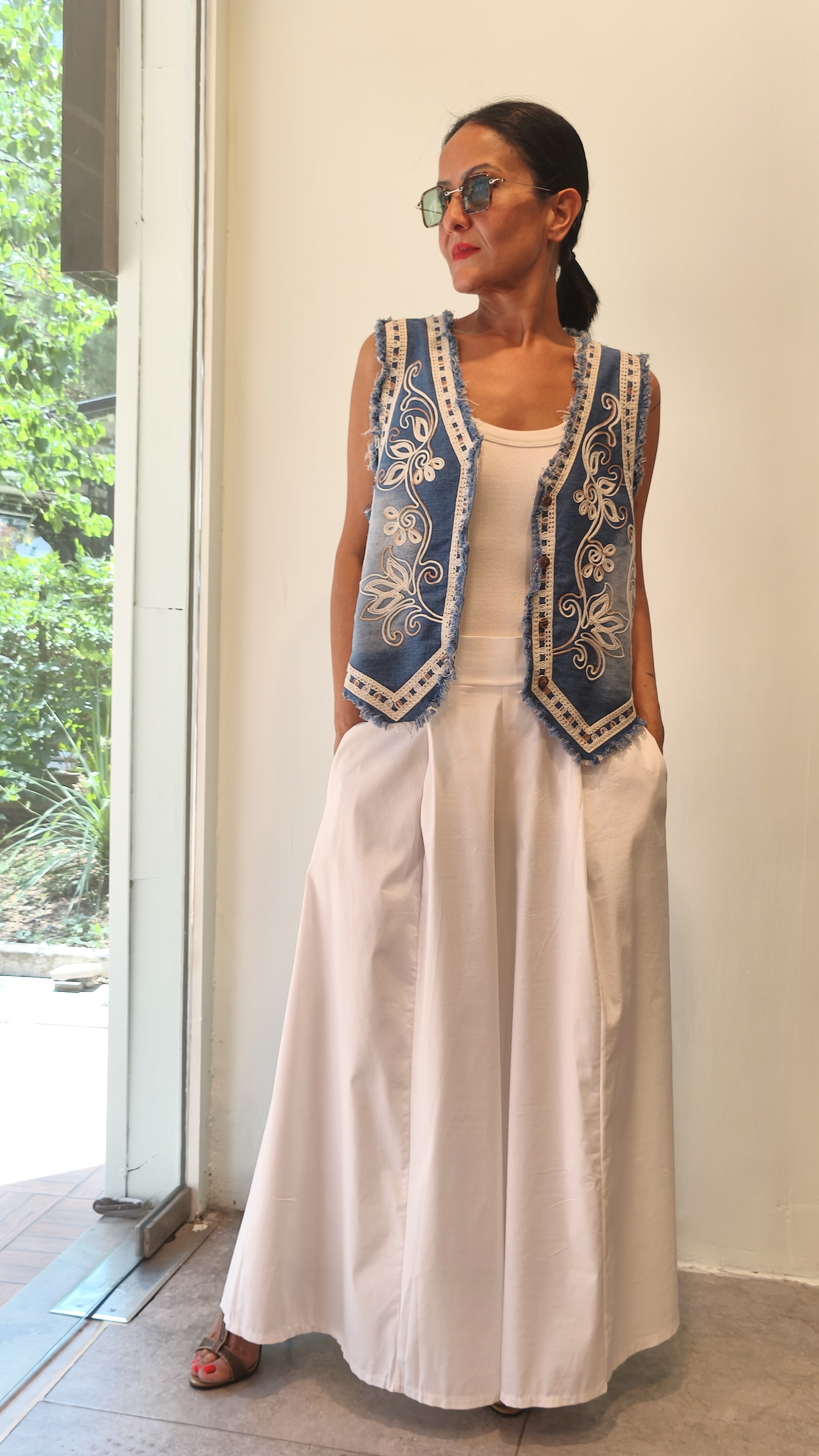 Nakış İşlemeli Denim Yelek