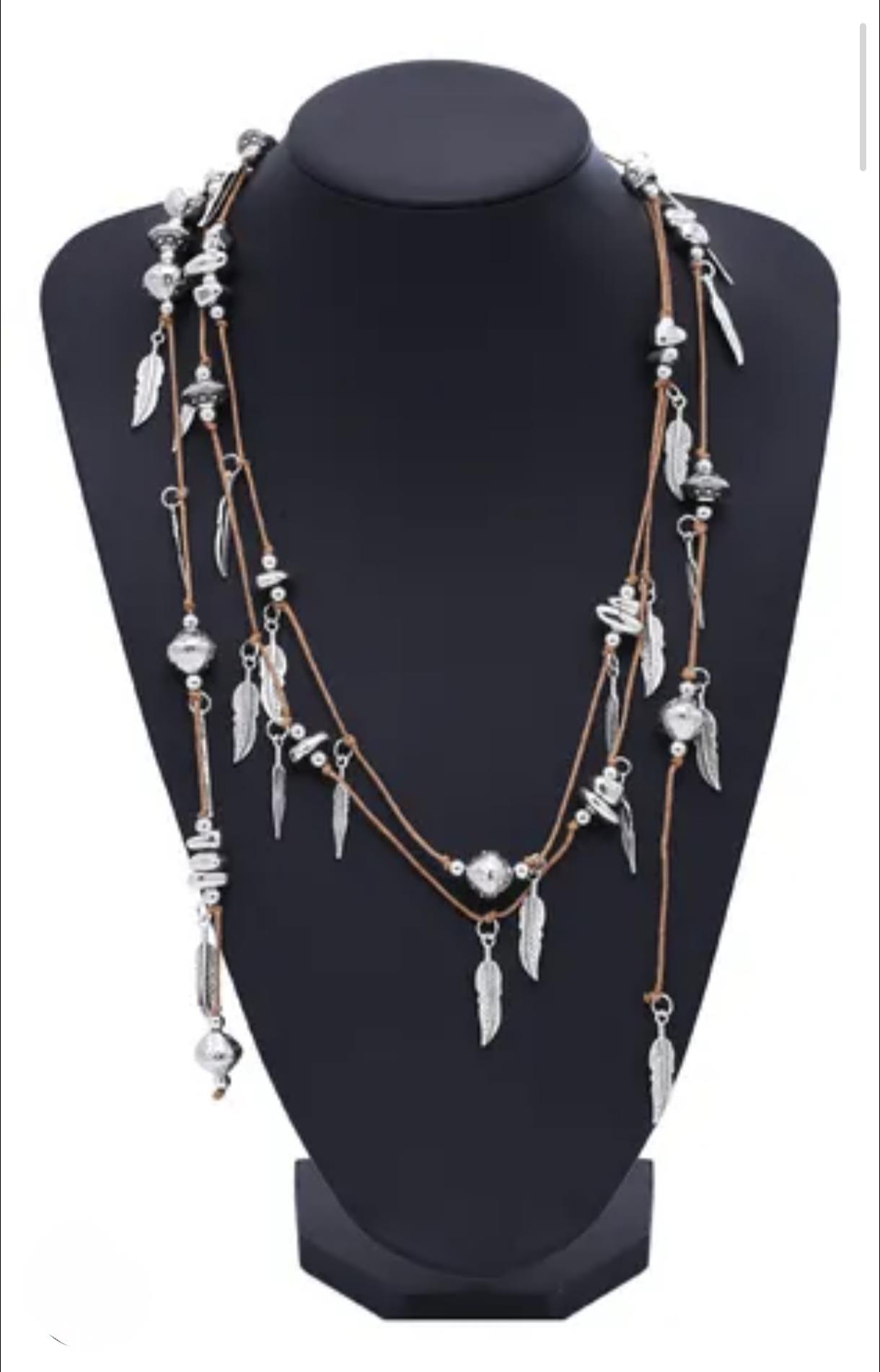 Yapraklı Sarmal Kolye