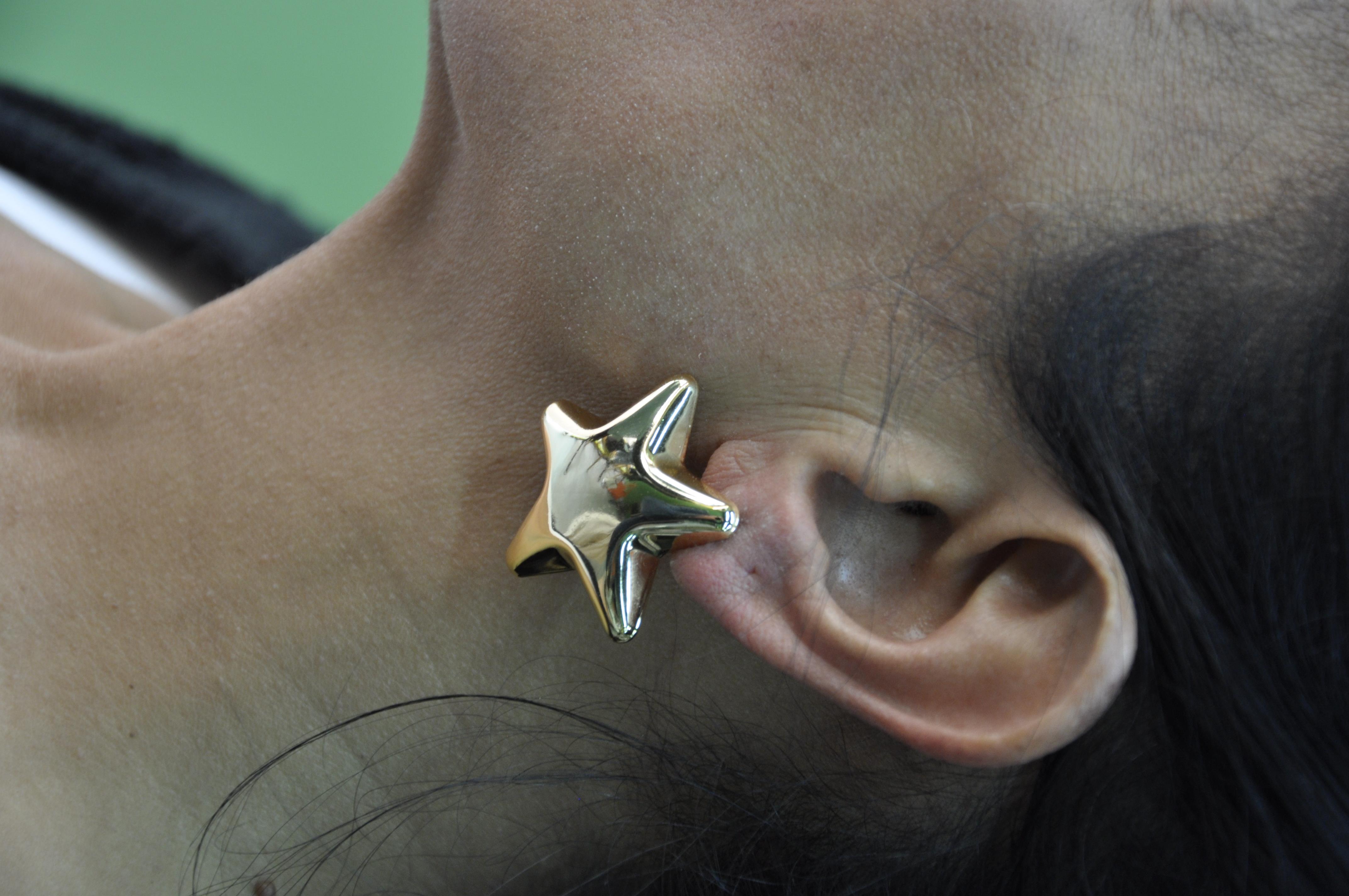 Altın Renk Yıldız Küpe