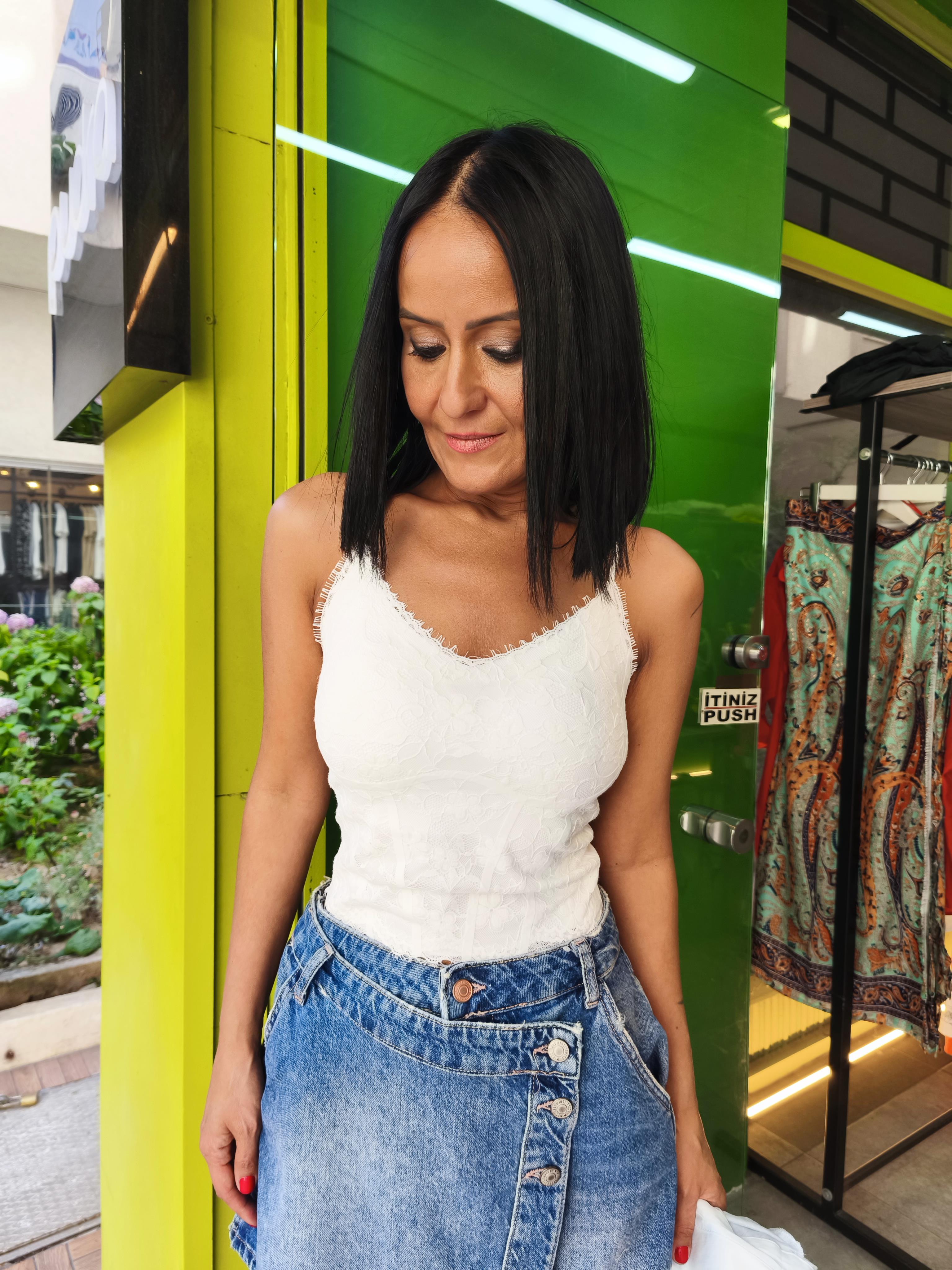 Beyaz Dantel Büstiyer