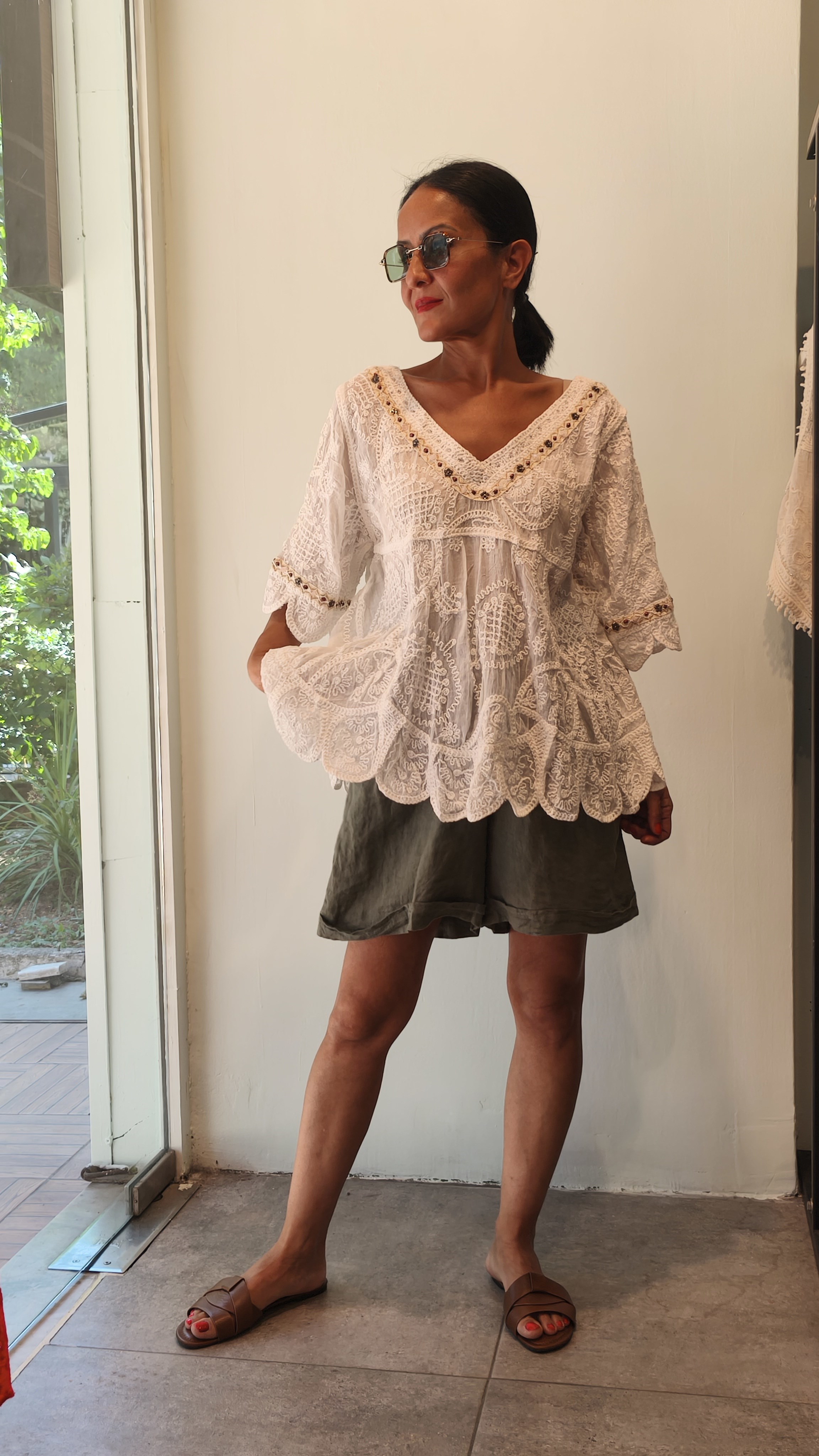 Ekru Dantel İşlemeli, Boncuk İşlemeli Cotton Salaş Bluz