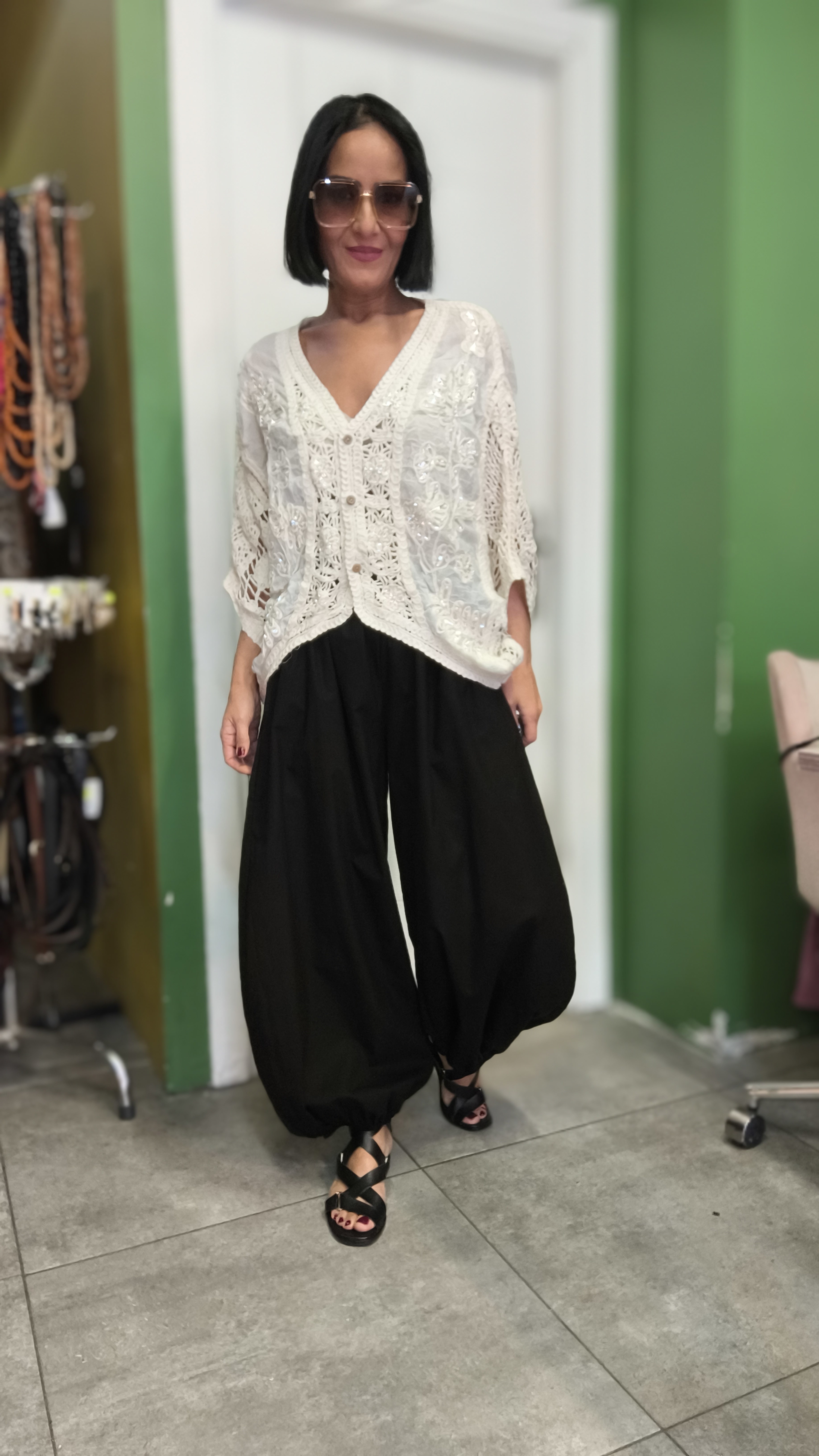 Ekru Dantel İşlemeli,İnci Detaylı  Cotton Salaş Bluz