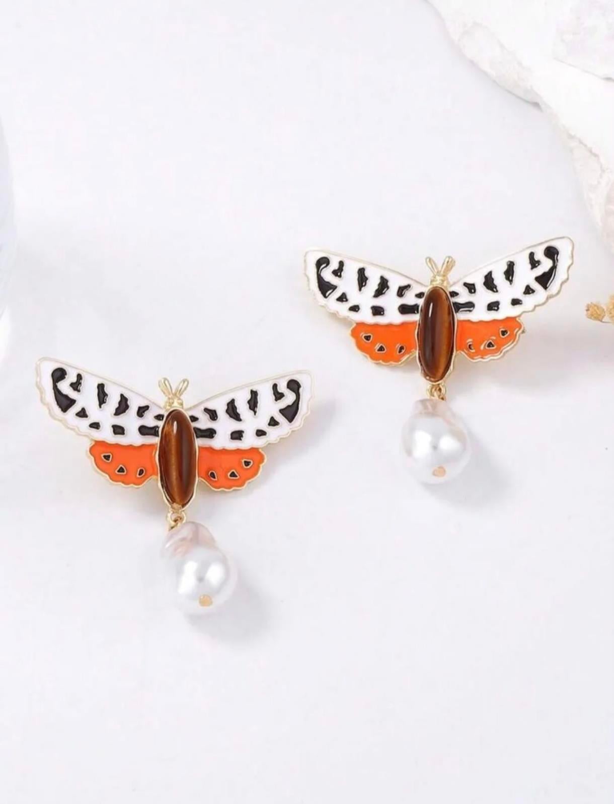 Kelebek,Suni İncili Küpe