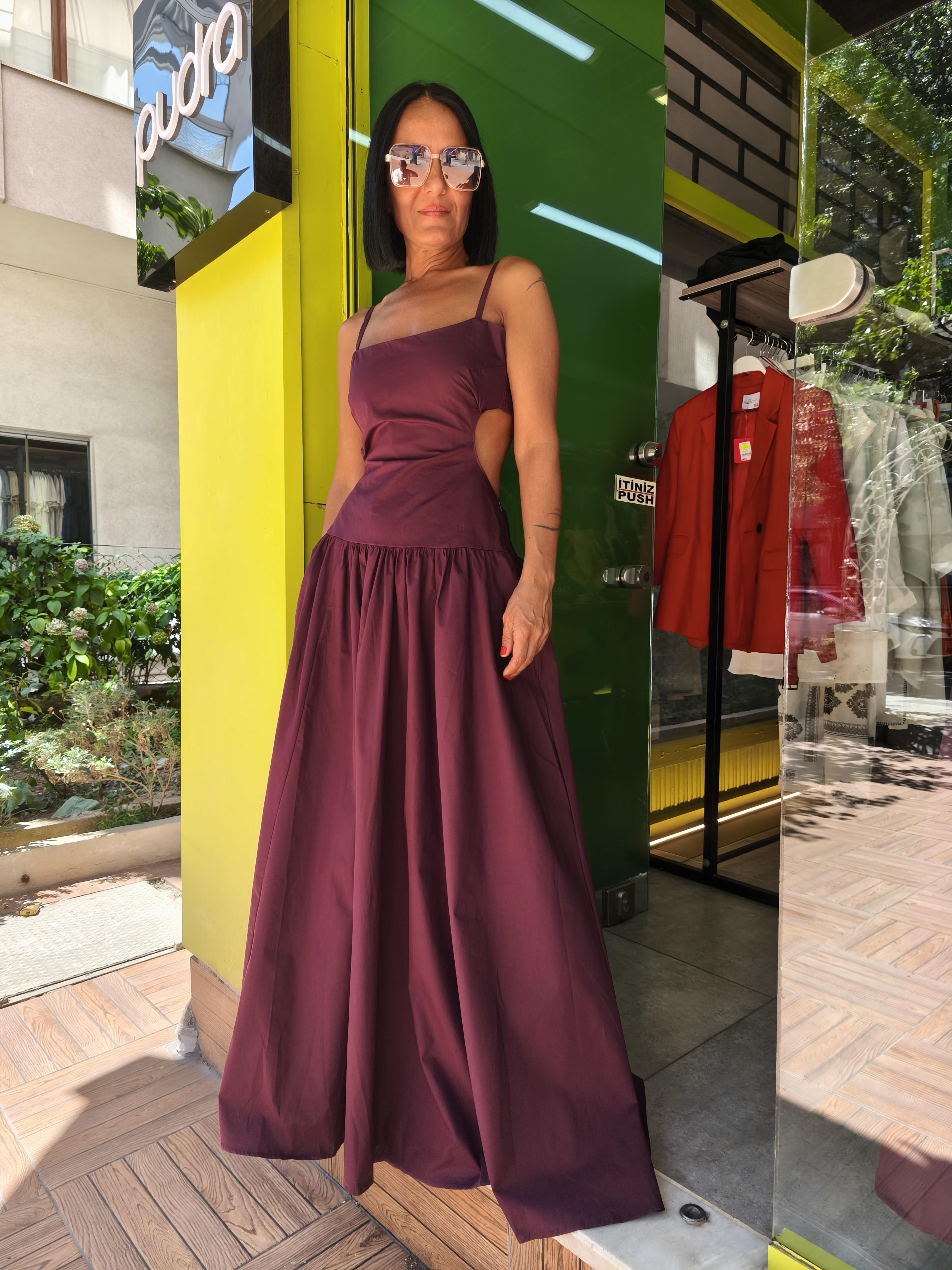 Mürdüm Sırt Dekolteli Elbise