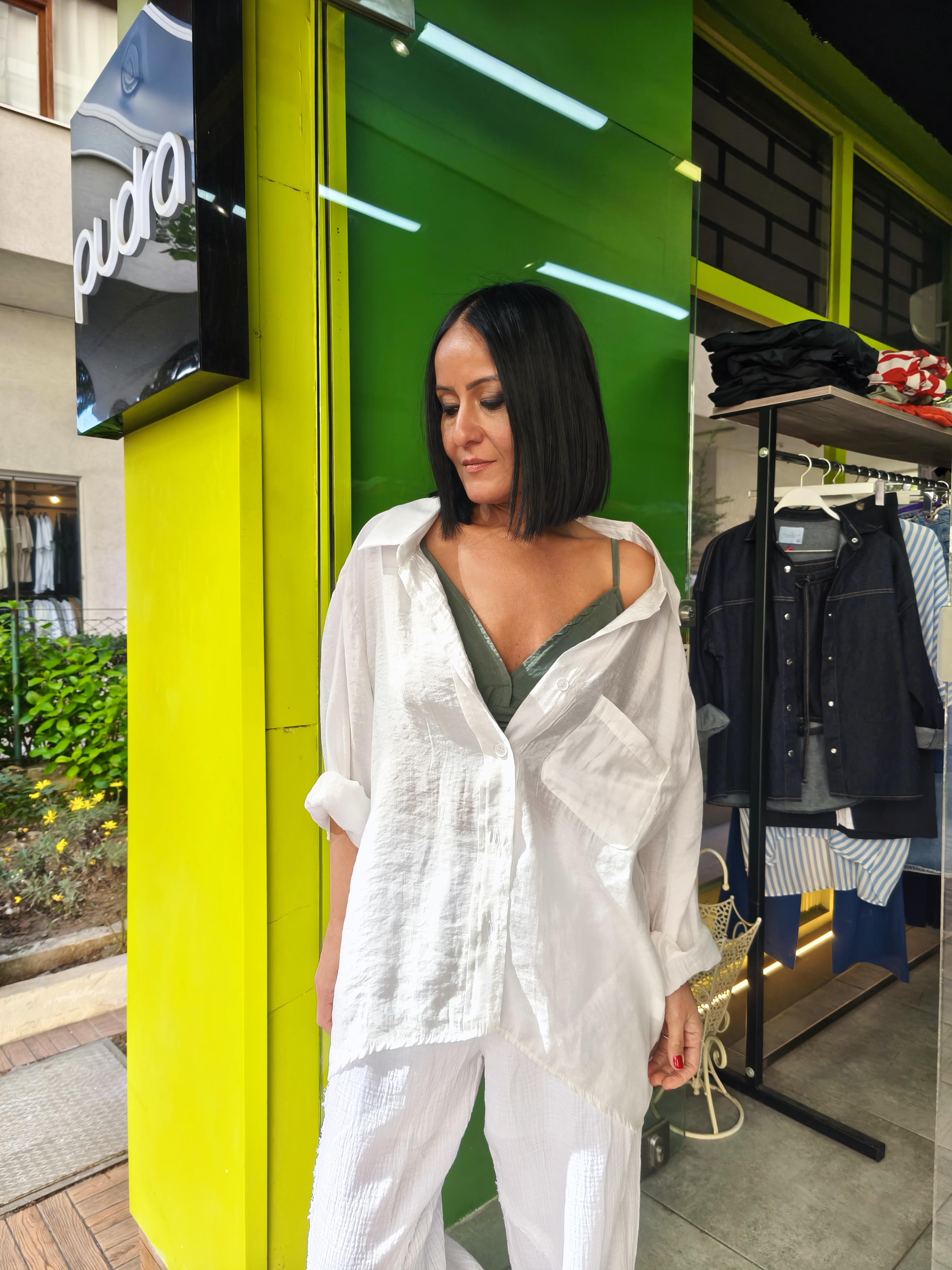 Oversize Beyaz Gömlek