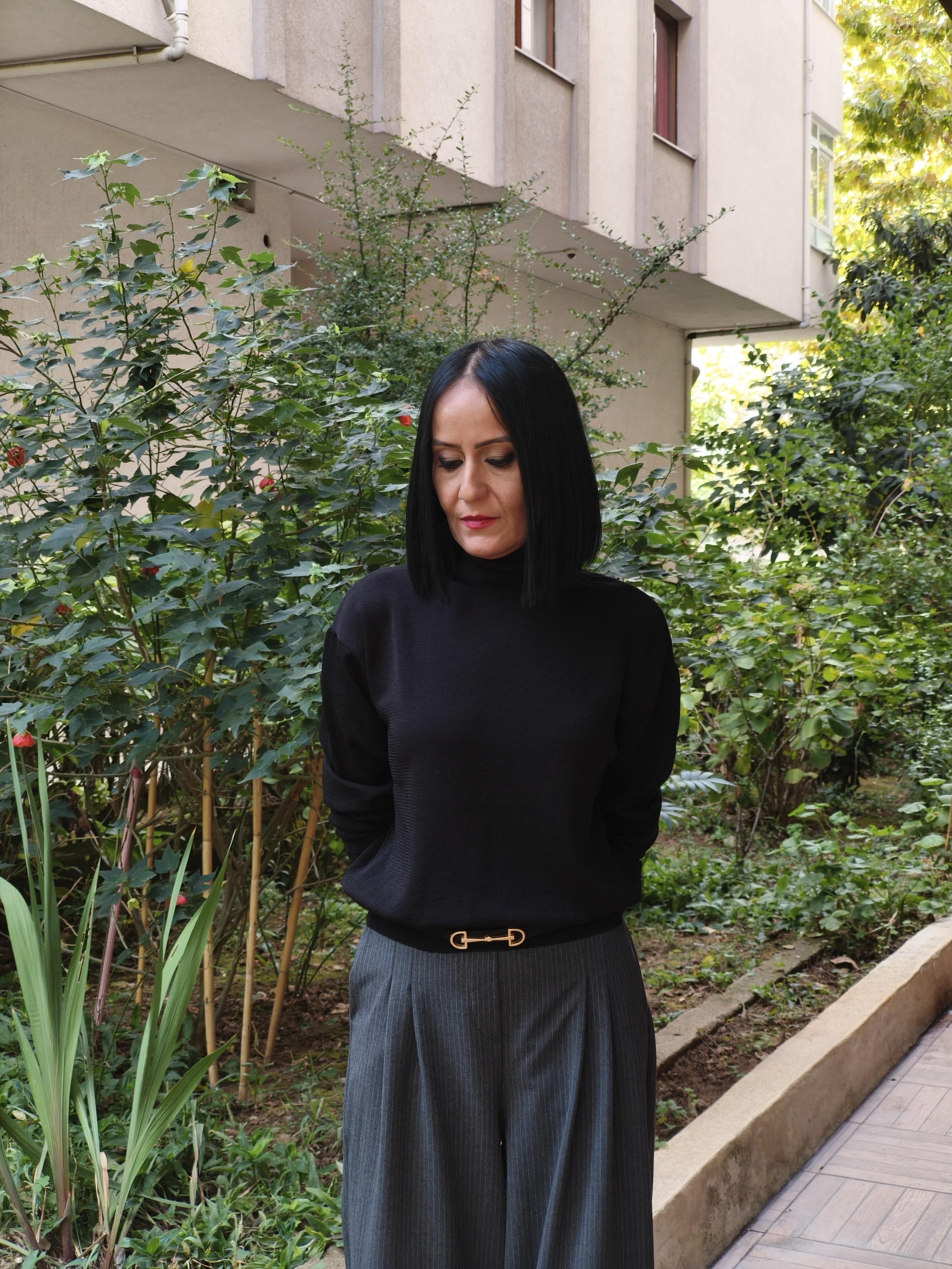 Siyah Boğazlı Kazak