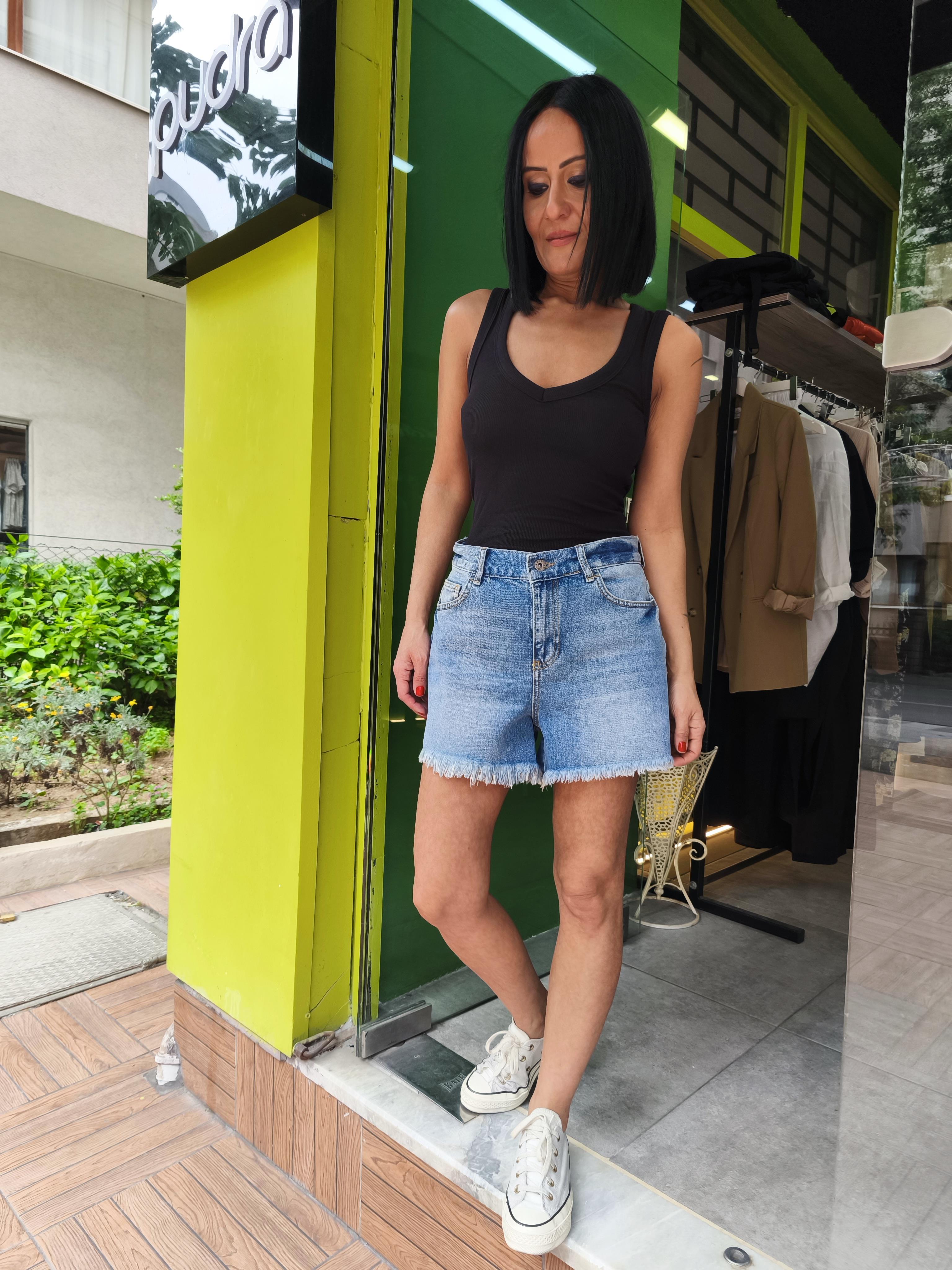 Siyah, Derin V Yaka Crop Top