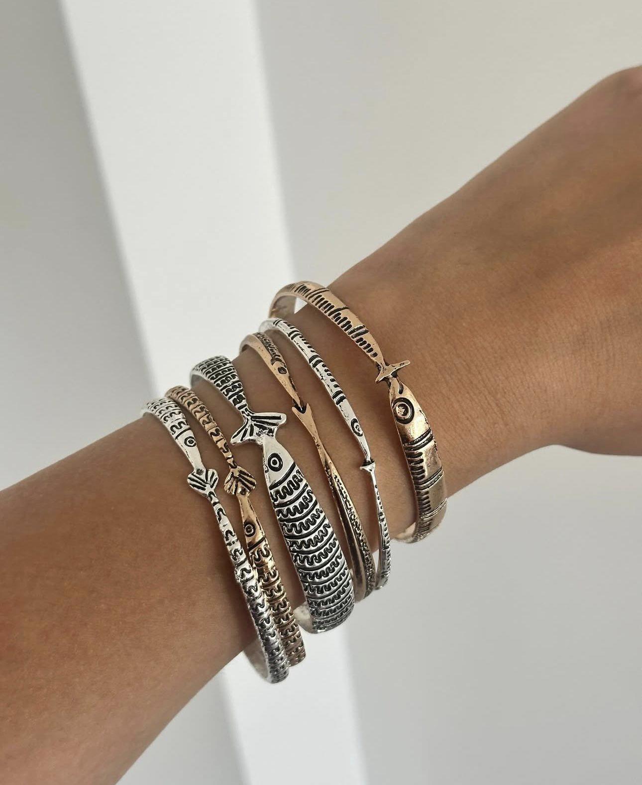 Turuncu El Yapımı Örme Bileklik